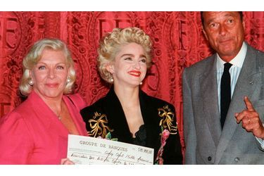 <br />
En 1987, Madonna avait également apporté son soutien. A dr., Jacques Chirac.