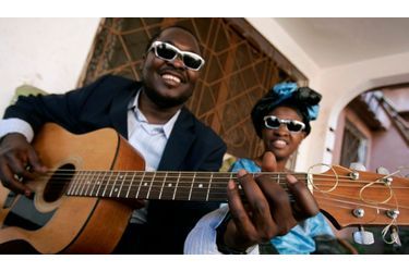 <br />
Amadou et Mariam, le couple le plus célèbre de Bamako.