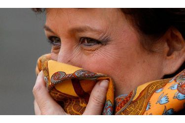 Grippe: Bachelot veut éviter la panique