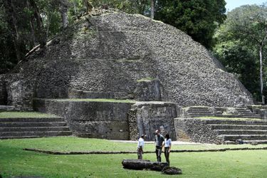 Kate Middleton et le prince William sur le site archéologique de Caracol au Belize, le 21 mars 2022