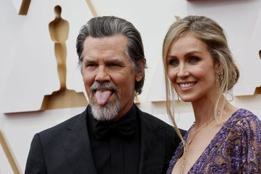 Josh Brolin et son épouse Kathryn Boyd Brolin sur le tapis rouge des Oscars 2022.