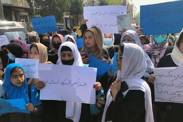 Manifestation d&#039;Afghanes à Kaboul, le 26 mars 2022.