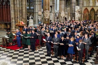 La reine Elizabeth II entourée de la famille royale britannique à l&#039;abbaye de Westminster, le 29 mars 2022