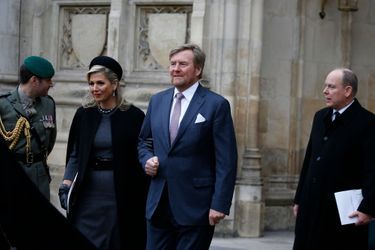 La reine Maxima et le roi Willem-Alexander des Pays-Bas et le prince Albert II de Monaco à l&#039;abbaye de Westminster, le 29 mars 2022