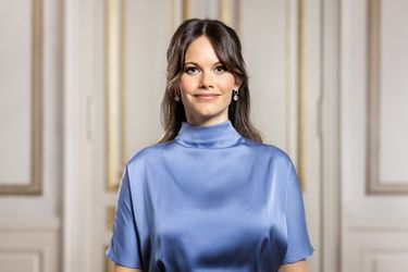 Nouveau portrait en buste en tenue de ville de la princesse Sofia de Suède, dévoilé le 29 mars 2022