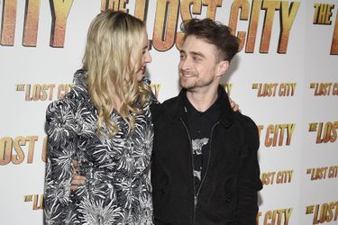 Daniel Radcliffe et sa compagne Erin Darke, lors de la projection du film «The Lost City», à New York, le 14 mars 2022.