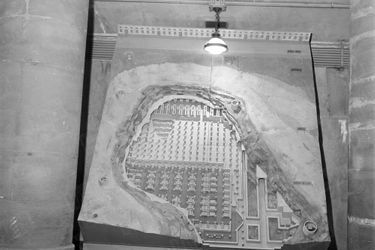 «Les salles souterraines de la Banque sont agencées pour résister même à un siège.» - Paris Match n°156, 8 mars 1952.