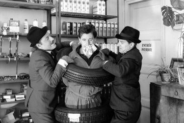 Poiret et Serrault dans «La bonne occase» en 1964, un film de Michel Drach avec Jean Lefebvre.