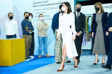 La reine Letizia d&#039;Espagne visite la Mercedes-Benz Fashion Week Madrid, le 11 mars 2022