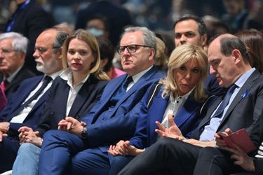 Brigitte Macron était au premier rang, tout come Edouard Philippe, Richard Ferrand et Jean Castex. 