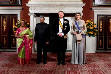 La reine Maxima et le roi Willem-Alexander des Pays-Bas avec le couple présidentiel indien au Palais royal à Amsterdam, le 5 avril 2022