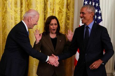 Joe Biden, Kamala Harris et Barack Obama à la Maison-Blanche, le 5 avril 2022.