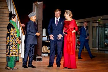 La reine Maxima et le roi Willem-Alexander des Pays-Bas avec le président de l’Inde Ram Nath Kovind et sa fille Swati, à Amsterdam le 6 avril 2022