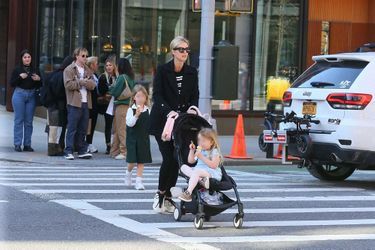 Nicky Hilton et ses deux filles, Lily et Teddy, le 8 avril 2022 à New York.
