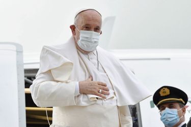 Le pape François, le 6 décembre dernier, à l&#039;aéroport de Rome avant sa visite à Chypre et en Grèce. 