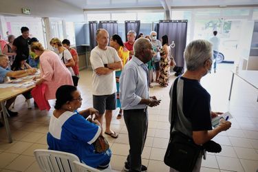 Les Français de l'Outremer ont commencé à voter, comme en Nouvelle-Calédonie.