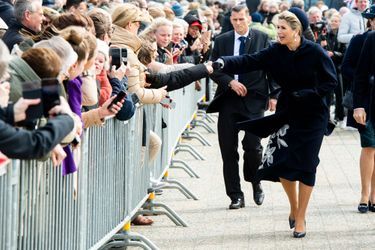 La reine Maxima des Pays-Bas dans un manteau Natan à Lisse, le 7 avril 2022
