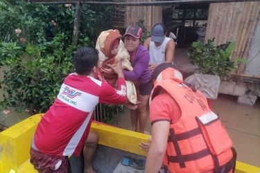 Apple Sheena Bayno, qui a dû fuir après l&#039;inondation de sa maison à Baybay, a déclaré que sa famille était encore en train de se remettre d&#039;un typhon survenu en décembre.