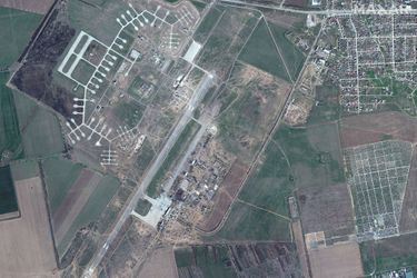 Vue d&#039;ensemble de la base aérienne de Kherson, le 7 avril 2022.