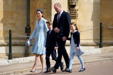 Kate Middleton et le prince William avec le prince George et la princesse Charlotte à Windsor, le 17 avril 2022