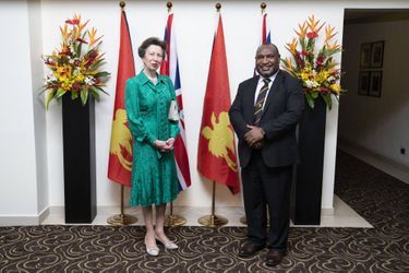 La princesse Anne avec le Premier ministre de Papouasie-Nouvelles-Guinée, James Marape, à Port Moresby le 11 avril 2022