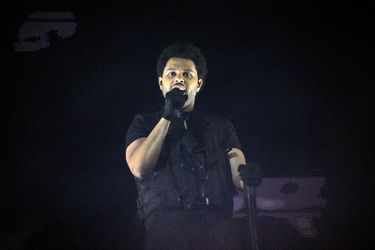 The Weeknd était lui aussi présent et remplaçait Kanye West qui s'est désisté au dernier moment.