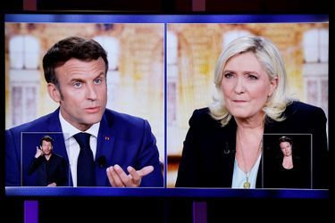 Emmanuel Macron et Marine Le Pen lors du débat de l&#039;entre-deux tours.