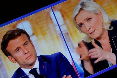 Emmanuel Macron et Marine Le Pen lors du débat de l&#039;entre-deux tours le 20 avril 2022.