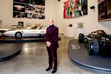 Norman Foster à l&#039;exposition « Motion. Autos, art, architecture», au musée Guggenheim de Bilbao, jusqu’au 18 septembre.