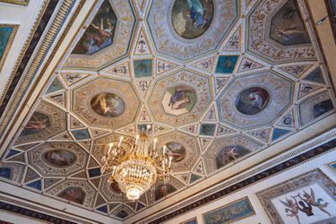 Dans ce palais du XVIe siècle, des joyaux aux plafonds et aux murs entièrement restaurés. 