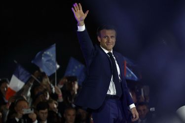 Emmanuel Macron dimanche soir à Paris fête sa victoire à la présidentielle.