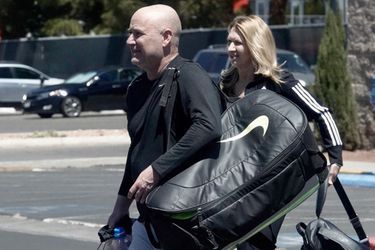 Le 23 avril, Andre Agassi et sa femme Steffi Graf ont été photographiés à Las Vegas.