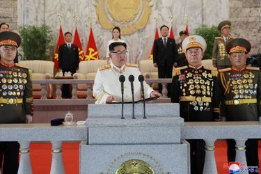 Kim Jong Un a assisté au défilé militaire organisé à Pyongyang pour les 90 ans de l'Armée populaire révolutionnaire de Corée, le 25 avril 2022.