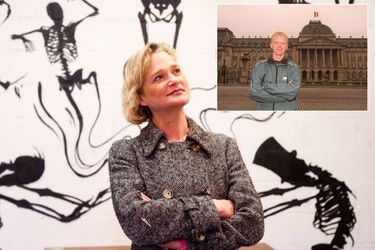 Delphine, ici en 2019 pour Paris Match, lors d'une exposition d'art urbain à Bruxelles. En médaillon, Mario Danneels, en 1999, à l'âge de 18 ans, devant le Palais Royal à Bruxelles. Il vient de publier le livre qui allait bouleverser sa vie et la monarchie. 