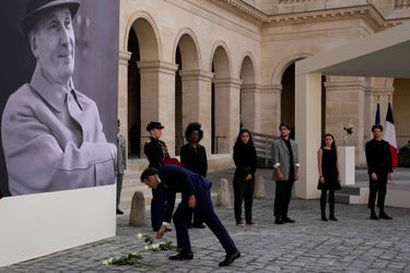 À l'hommage national rendu à Michel Bouquet aux Invalides, le 27 avril 2022.