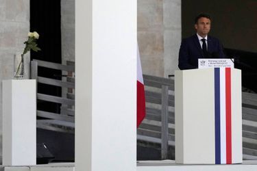 Emmanuel Macron à l&#039;hommage national rendu à Michel Bouquet aux Invalides, le 27 avril 2022.
