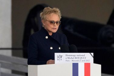 Muriel Robin à l'hommage national rendu à Michel Bouquet aux Invalides, le 27 avril 2022.