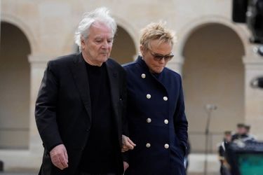 Pierre Arditi et Muriel Robin à l&#039;hommage national rendu à Michel Bouquet aux Invalides, le 27 avril 2022.