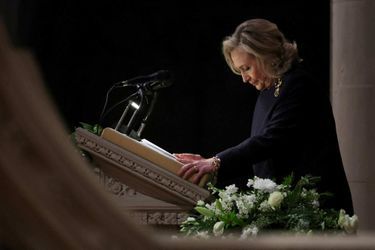 Hillary Clinton aux funérailles de Madeleine Albright, à Washington, le 27 avril 2022.