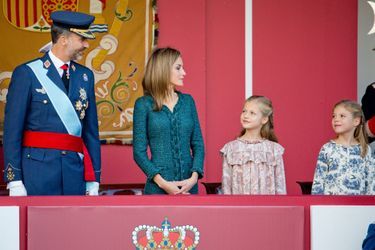 La princesse Sofia d'Espagne avec sa grande sœur la princesse Leonor et leurs parents, le roi Felipe VI et la reine Letizia, le 12 octobre 2014