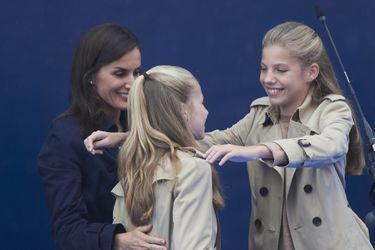 La princesse Sofia d'Espagne avec sa grande sœur la princesse Leonor et leur mère la princesse Letizia, le 19 octobre 2019