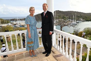 Le comtesse Sophie de Wessex et le prince Edward sur le balcon de Clarence House à Antigua-et-Barbuda, le 25 avril 2022