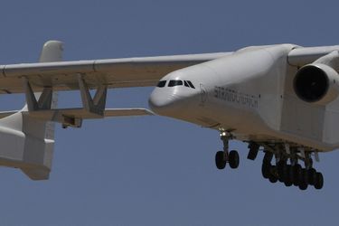 Lors du cinquième vol d&#039;essai du Roc, au-dessus du désert des Mojaves en Californie, le 4 mai.