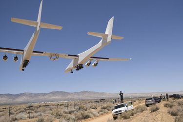Lors du cinquième vol d&#039;essai du Roc, au-dessus du désert des Mojaves en Californie, le 4 mai.