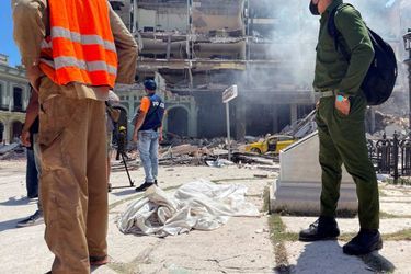 Une explosion a eu lieu tôt vendredi matin à l'hôtel Saratoga, en travaux, à La Havane, à Cuba, le 6 mai 2022.