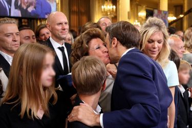Emmanuel Macron avec sa mère Françoise. 