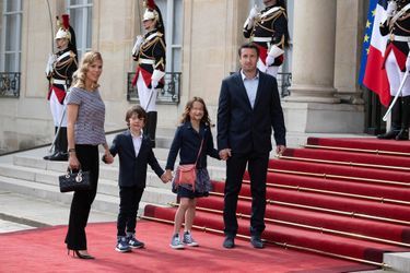 Tiphaine Auzière, son compagnon Antoine Choteau et leurs enfants à l&#039;Elysée pour l&#039;investiture d&#039;Emmanuel Macron. 