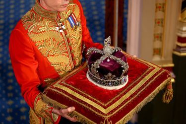 La couronne impériale d&#039;apparat de la reine Elizabeth II, au Parlement à Londres le 10 mai 2022
