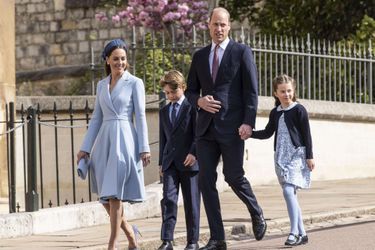 Kate et William avec leurs aînés George et Charlotte au château de Windsor pour Pâque (avril 2022, Londres)