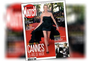En couverture, Sharon Stone avant la montée des marches, le 20 mai 2009, lors du 62e Festival de Cannes.